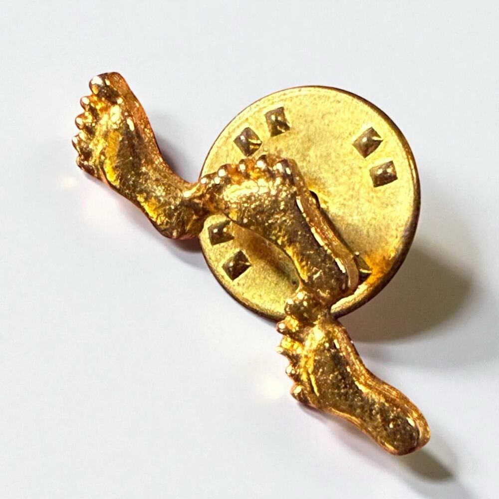 Vintage Footprints Lapel Pin Gold Tone Christian Steps Tie Pin